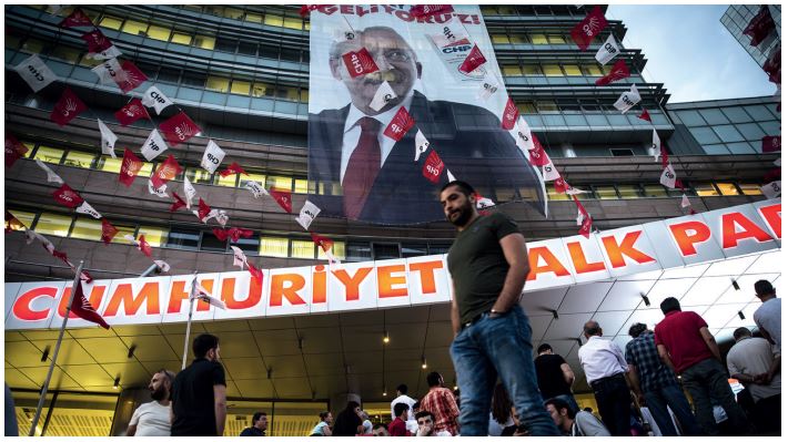 Siyasetin Kara Deliği: CHP-Fadime Özkan