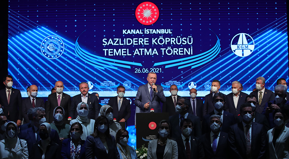 Cumhurbaşkanı Recep Tayyip Erdoğan, Kanal İstanbul Sazlıdere Köprüsü'nün temel atma törenine katıldı. 
