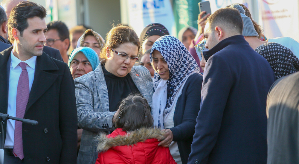 Aile ve Sosyal Hizmetler Bakanı Derya Yanık