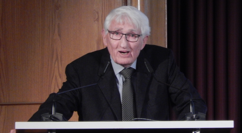 Alman Felsefe ve Sosyoloji Profesörü Jürgen Habermas