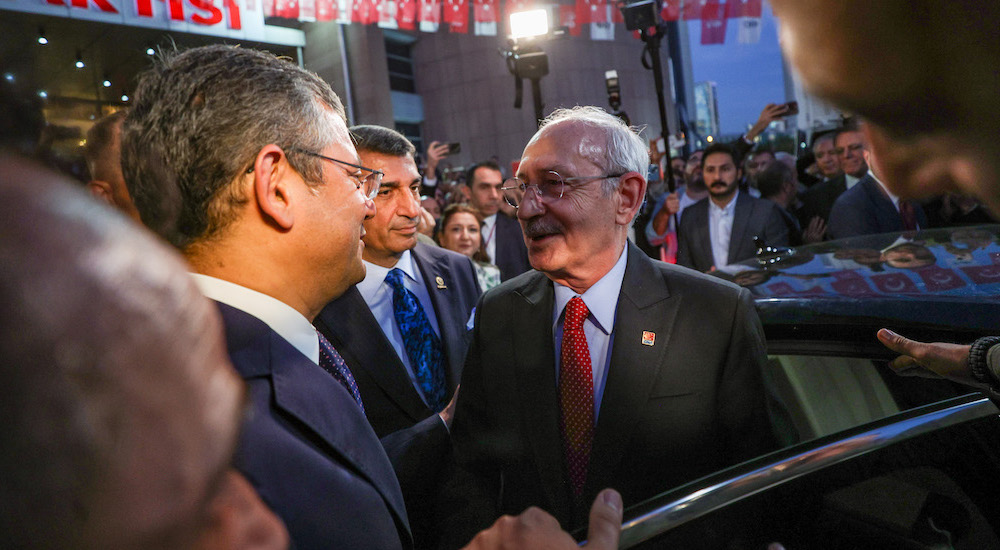 Kemal Kılıçdaroğlu devir teslim yaptı
