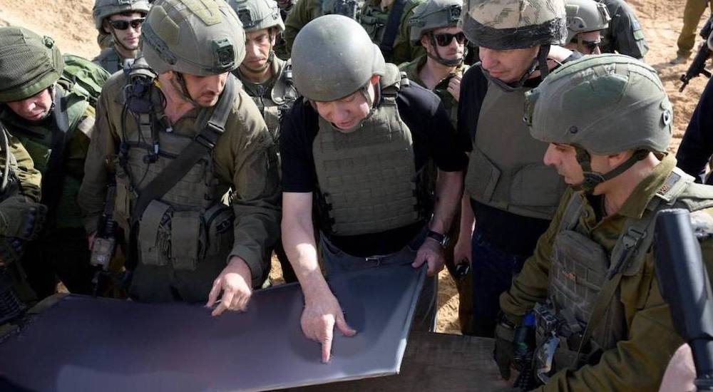 İsrail Başbakanı Binyamin Netanyahu, Gazze Şeridi'nin kuzeyindeki askeri birlikleri ziyaret etti. 
