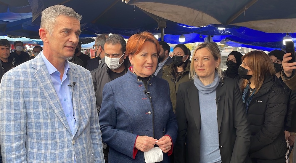 İYİ Parti Sakarya Milletvekili Ümit Dikbayır ve İYİ Parti Genel Başkanı Meral Akşener