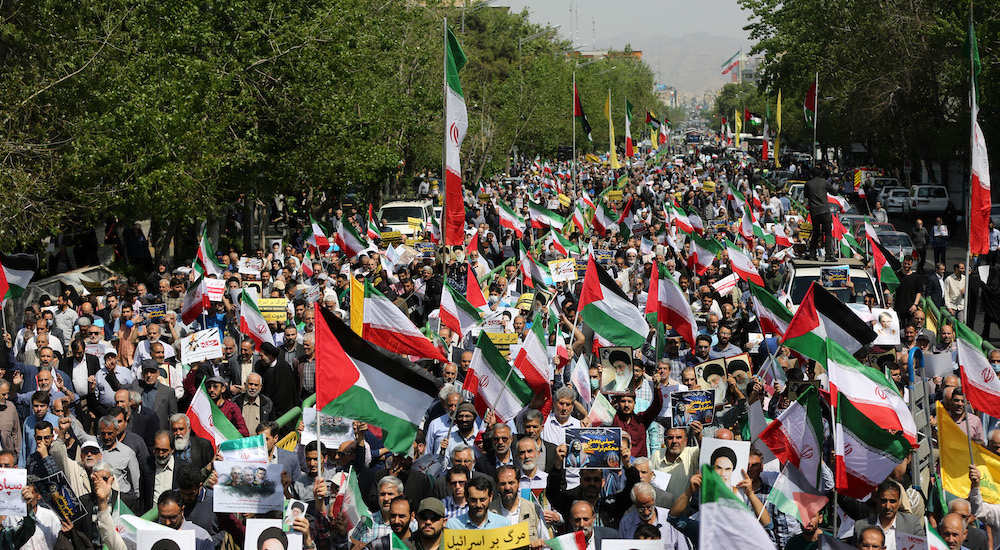 İran'da Tahran başta olmak üzere birçok kentte yürüyüş yapıldı.