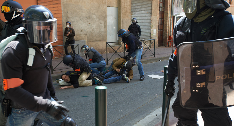 Fransa da Gazetecilere Şiddet