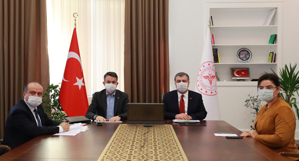 Sağlık Bakanı Fahrettin Koca ile Tarım ve Orman Bakanı Bekir Pakdemirli