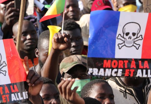 Fransa nın Afrika daki Sömürgeciliği Devam Ediyor