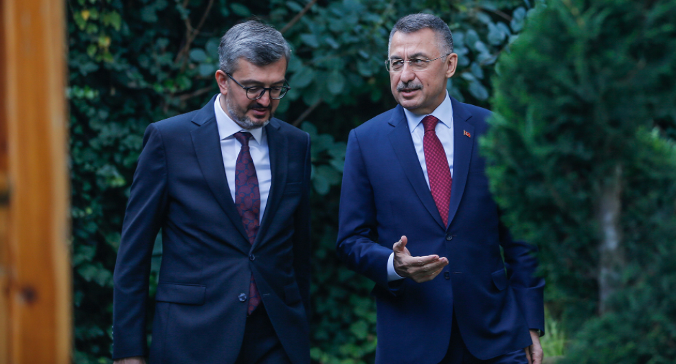 Cumhurbaşkanı Yardımcısı Fuat Oktay ve SETA Genel Koordinatörü Burhanettin Duran