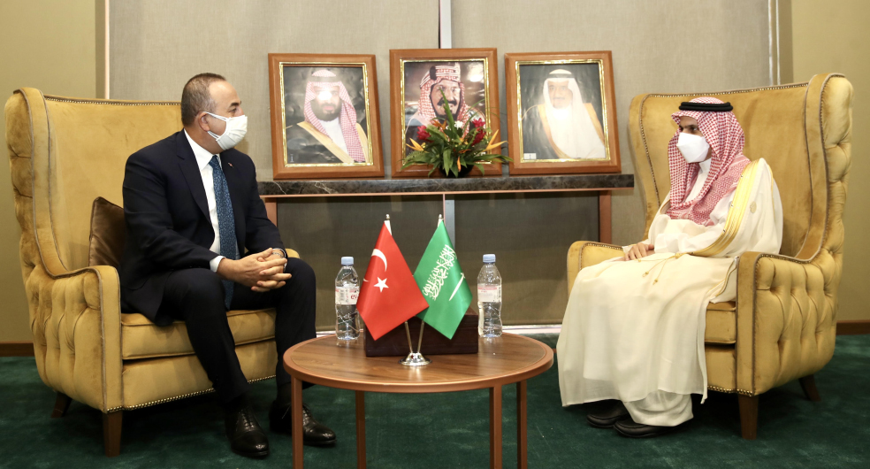 Türkiye Dışişleri Bakanı Mevlüt Çavuşoğlu ve Suudi Arabistan Dışişleri Bakanı Faisal bin Farhan bin Abdullah Al Saud 