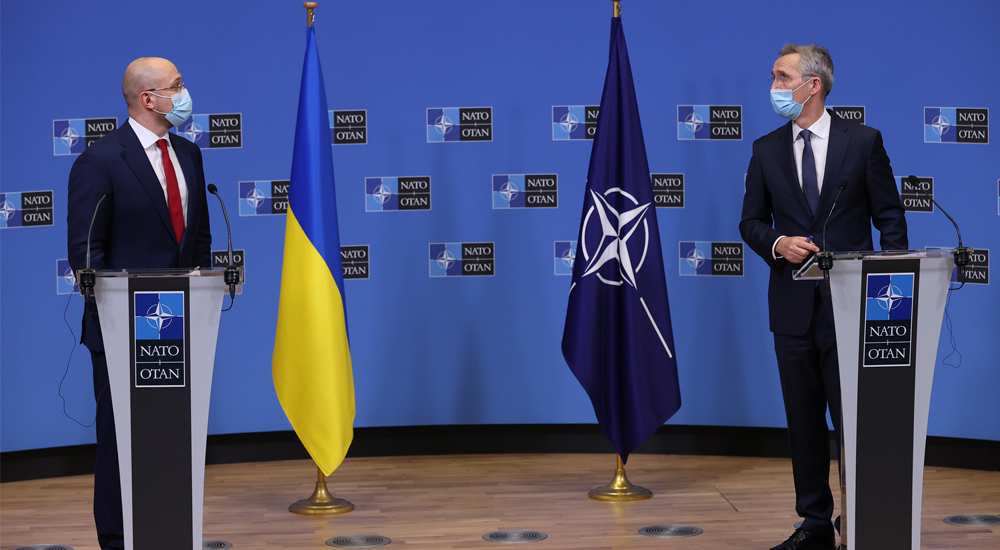 NATO Genel Sekreteri Jens Stoltenberg ve Ukrayna Başbakanı Denis Şmigal