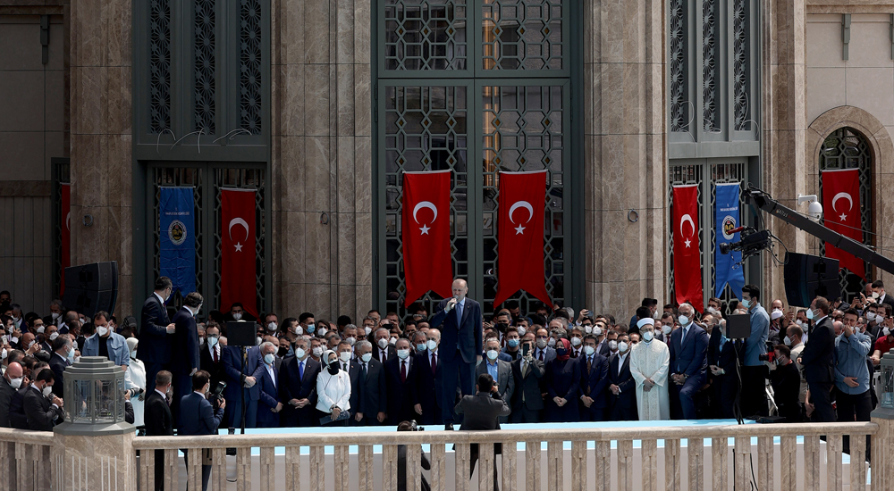 Türkçe Ezandan Taksim Camii'ne Türkiye de Din ve Vicdan Özgürlüğü