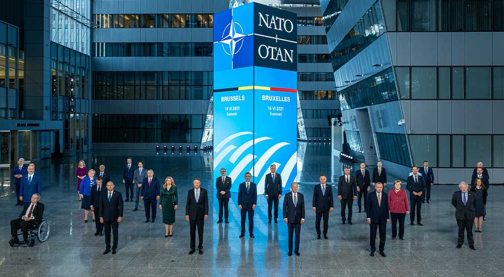 NATO Devlet ve Hükümet Başkanları Zirvesi aile fotoğrafı