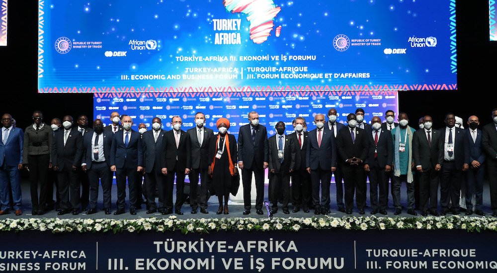 Cumhurbaşkanı Recep Tayyip Erdoğan, Türkiye-Afrika 3. Ekonomi ve İş Forumu'na katıldı. 