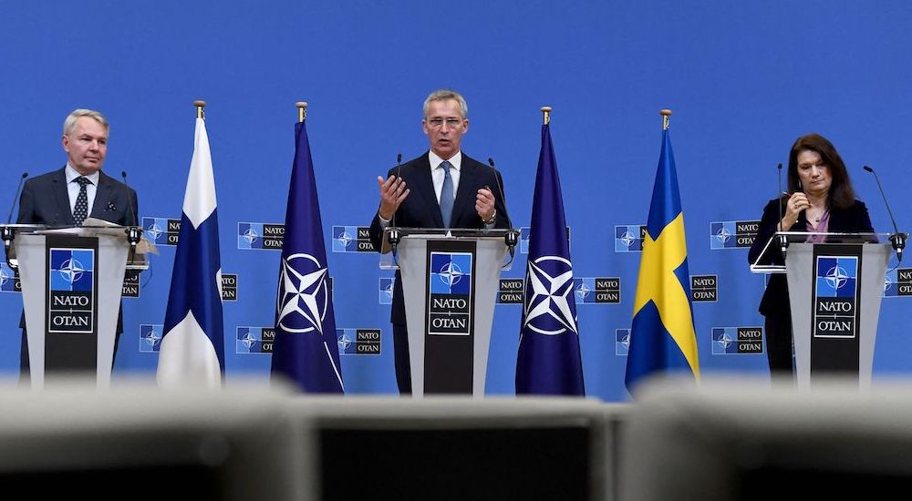 NATO Karargahında görüşme