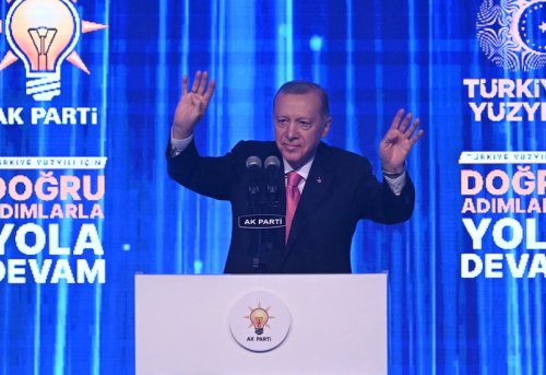 AK Parti nin Seçim Manifestosu Türkiye Eksenini İnşa Etmek İçin