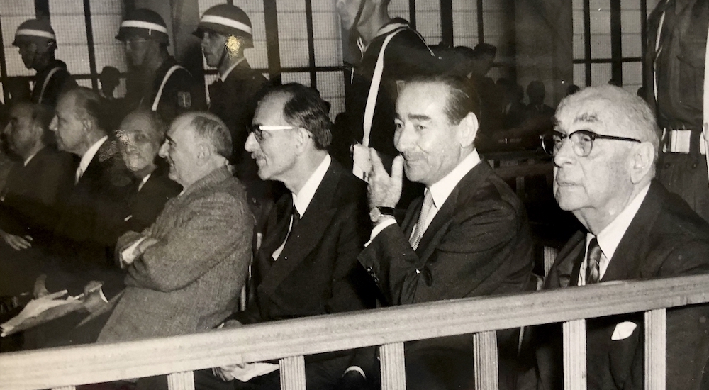 Eski Başbakan Adnan Menderes, Dışişleri Bakanı Fatin Rüştü Zorlu ile Maliye Bakanı Hasan Polatkan'ın idamıyla sonuçlanan 27 Mayıs 1960 darbesi