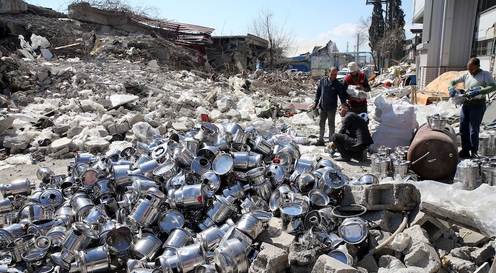 Kahramanmaraş depremleri üreticilerin mallarına da zarar verdi