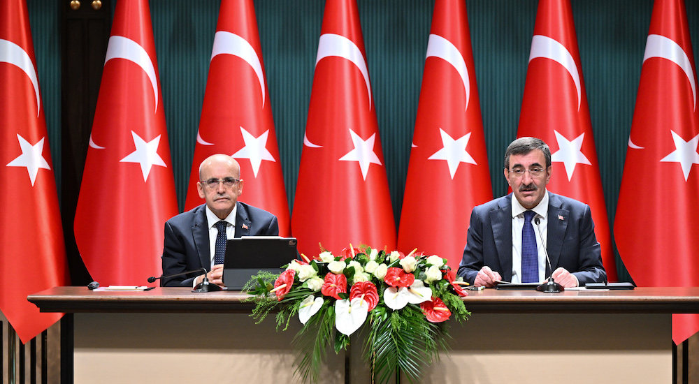 Cumhurbaşkanı Yardımcısı Cevdet Yılmaz ile Hazine ve Maliye Bakanı Mehmet Şimşek