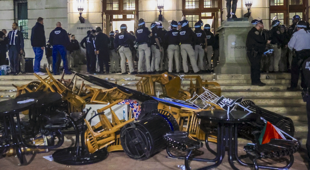 New York'taki Columbia Üniversitesi kampüsüne gelen polis Filistin destekçisi öğrencileri gözaltına aldı.