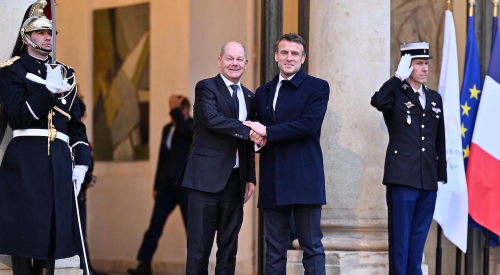 Emmanuel Macron, Olaf Scholz'u Elysee Sarayı'nda karşıladı