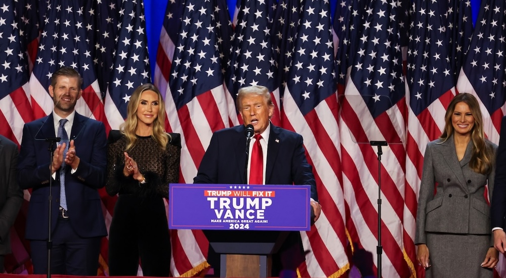 Trump, Palm Beach Kongre Merkezi'nde destekçilerine hitap etti