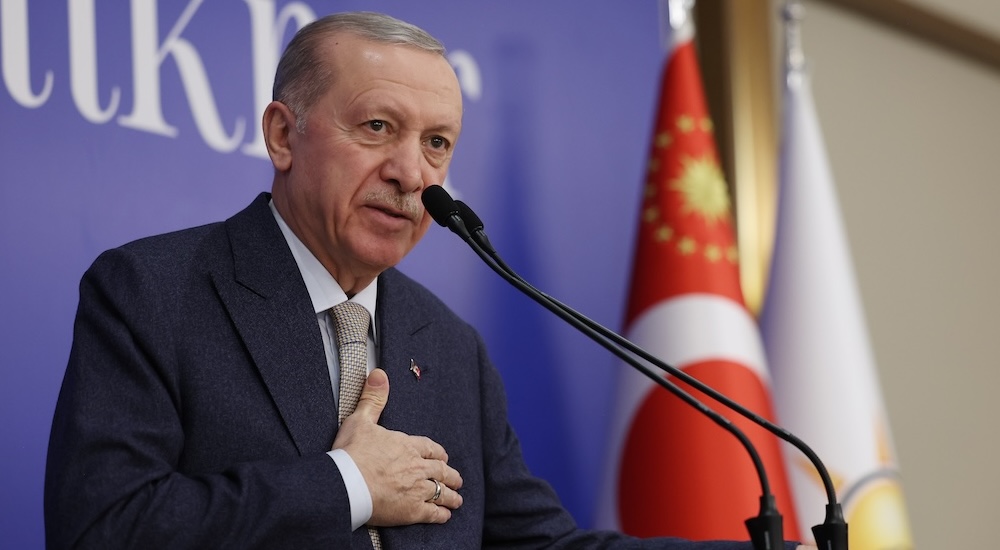 Zorlu Yıllar ve Büyük Bir Başarı Hik� yesi AK Parti