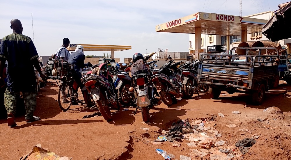 Mali’nin başkenti Bamako’da akaryakıt sıkıntısı devam ediyor. 