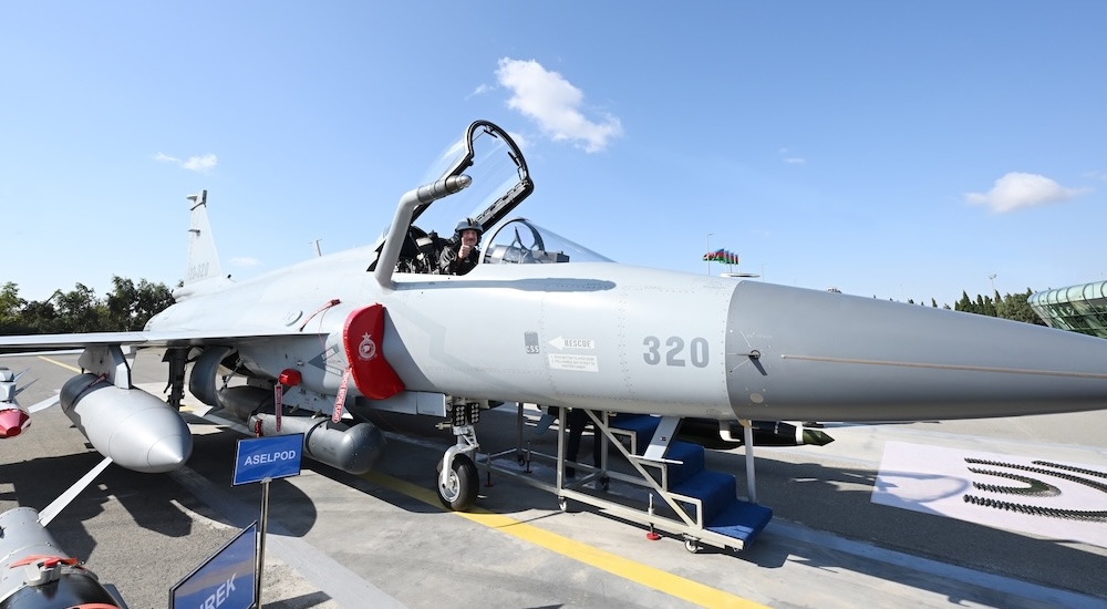  İlham Aliyev, JF-17C uçaklarını inceledi