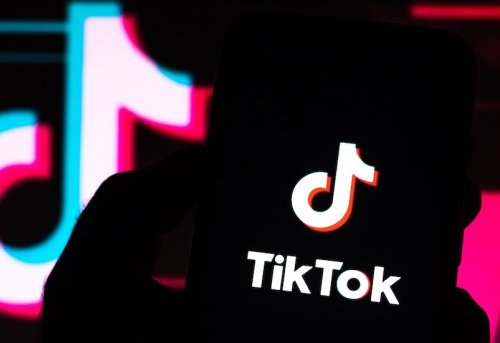 Dopamin Döngüsü TikTok Öneri Algoritması Zihinleri Nasıl Şekillendiriyor