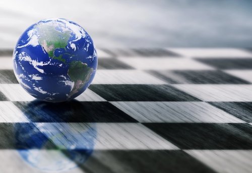 Küresel Belirsizlikler Ekseninde Ticaret Satrancında Yeni Hamleler