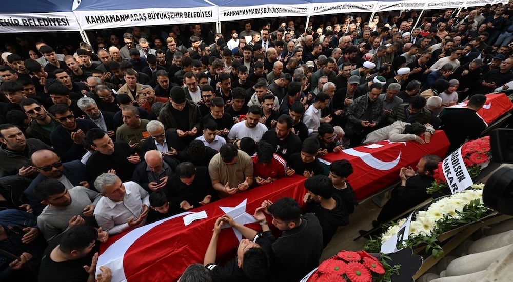 Kahramanmaraş'taki okul saldırısında hayatını kaybedenler son yolculuğuna uğurlanıyor