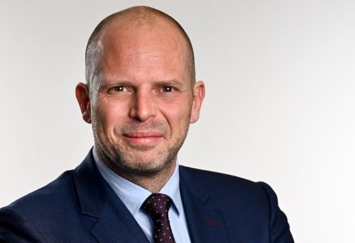 Belçika Savunma ve Dış Ticaret Bakanı Theo Francken �Ayrı Düşüp