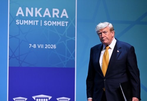 Kavga ile Tango Arasında bir Trump-NATO Hikayesi